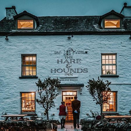 The Hare & Hounds Inn Bowland Bridge Extérieur photo