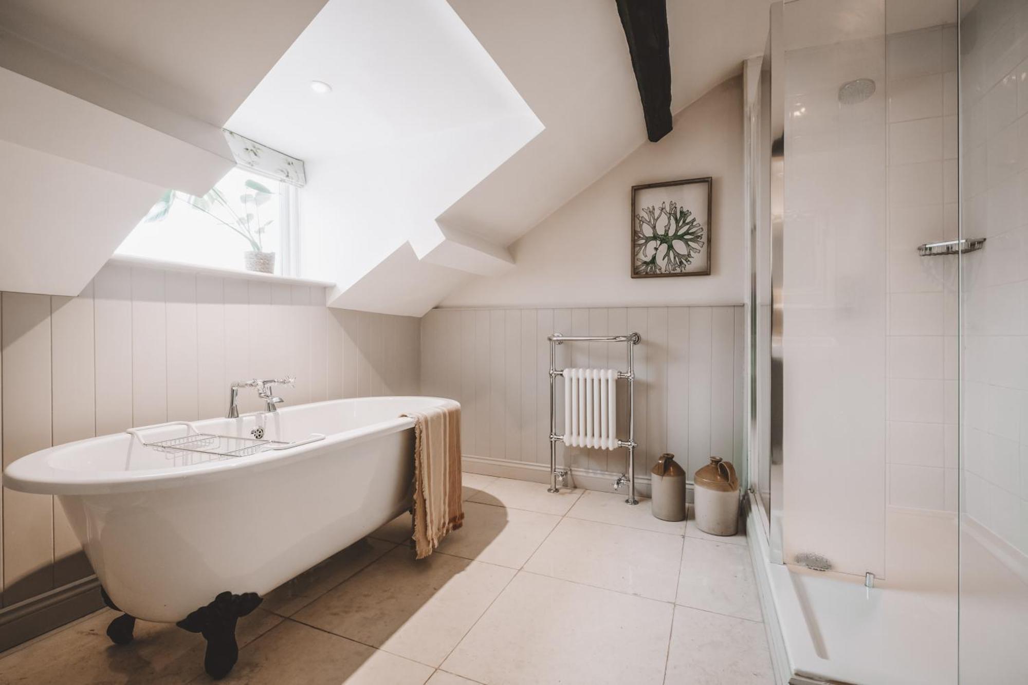 The Hare & Hounds Inn Bowland Bridge Extérieur photo