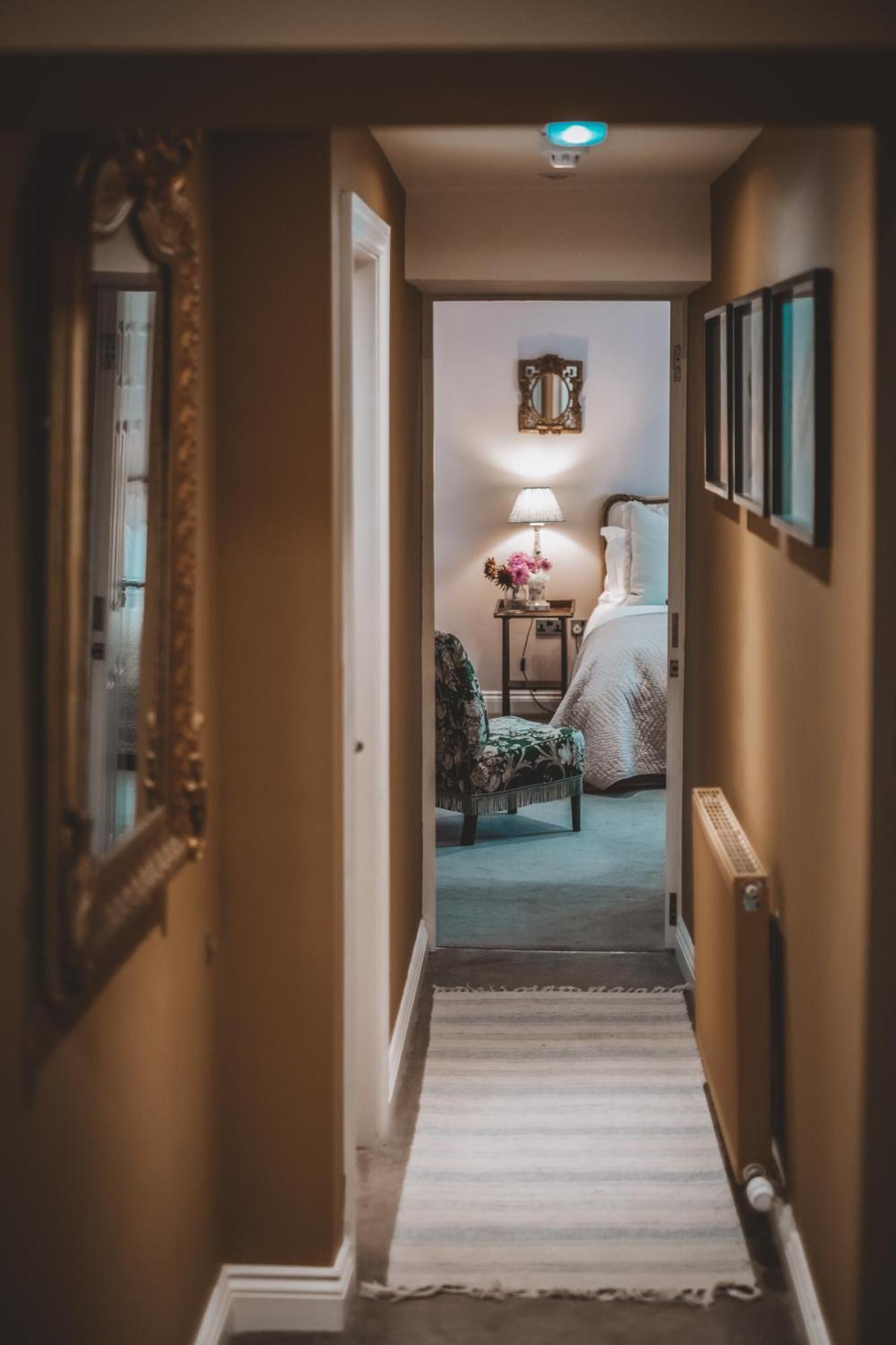 The Hare & Hounds Inn Bowland Bridge Extérieur photo