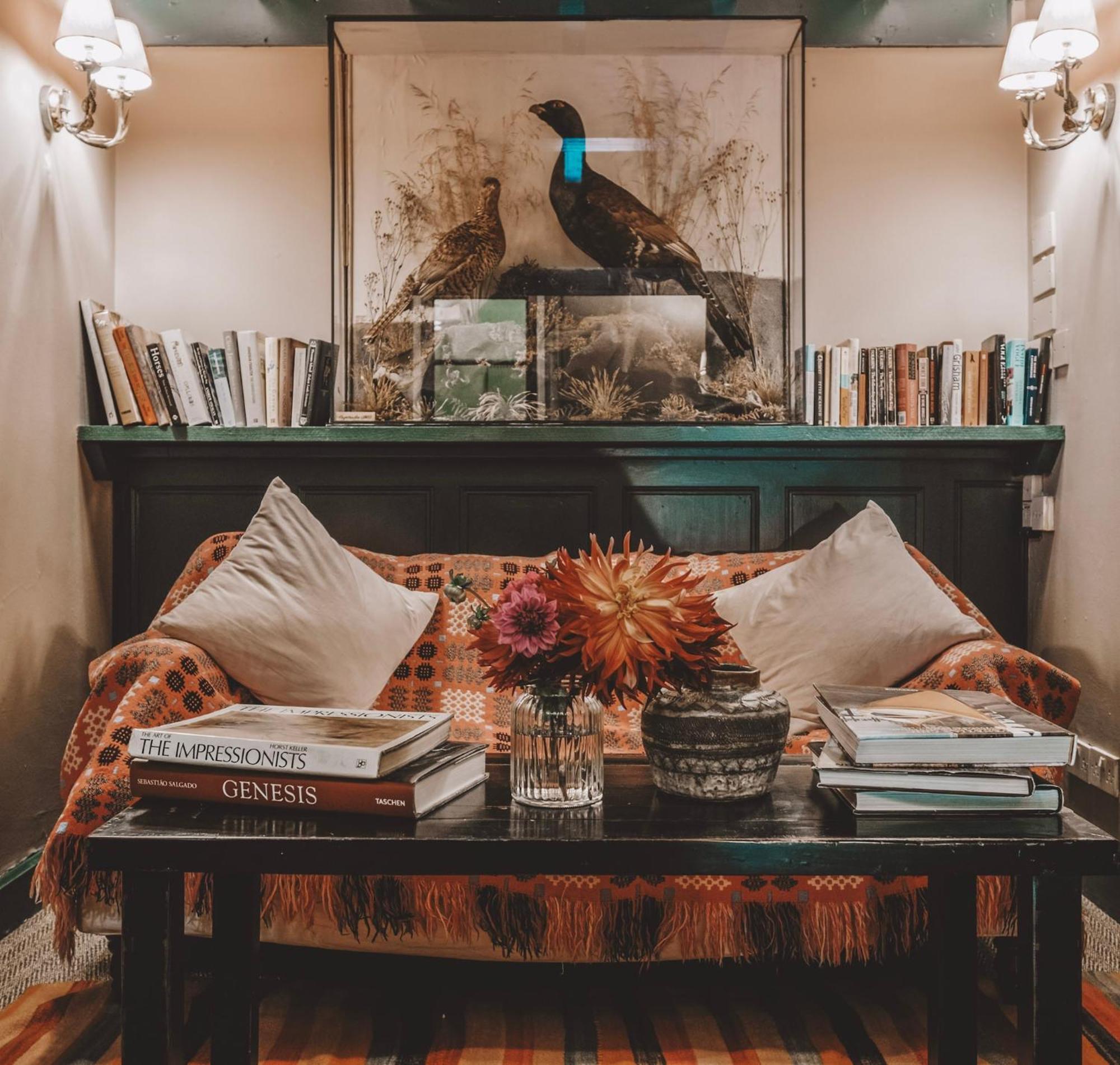 The Hare & Hounds Inn Bowland Bridge Extérieur photo