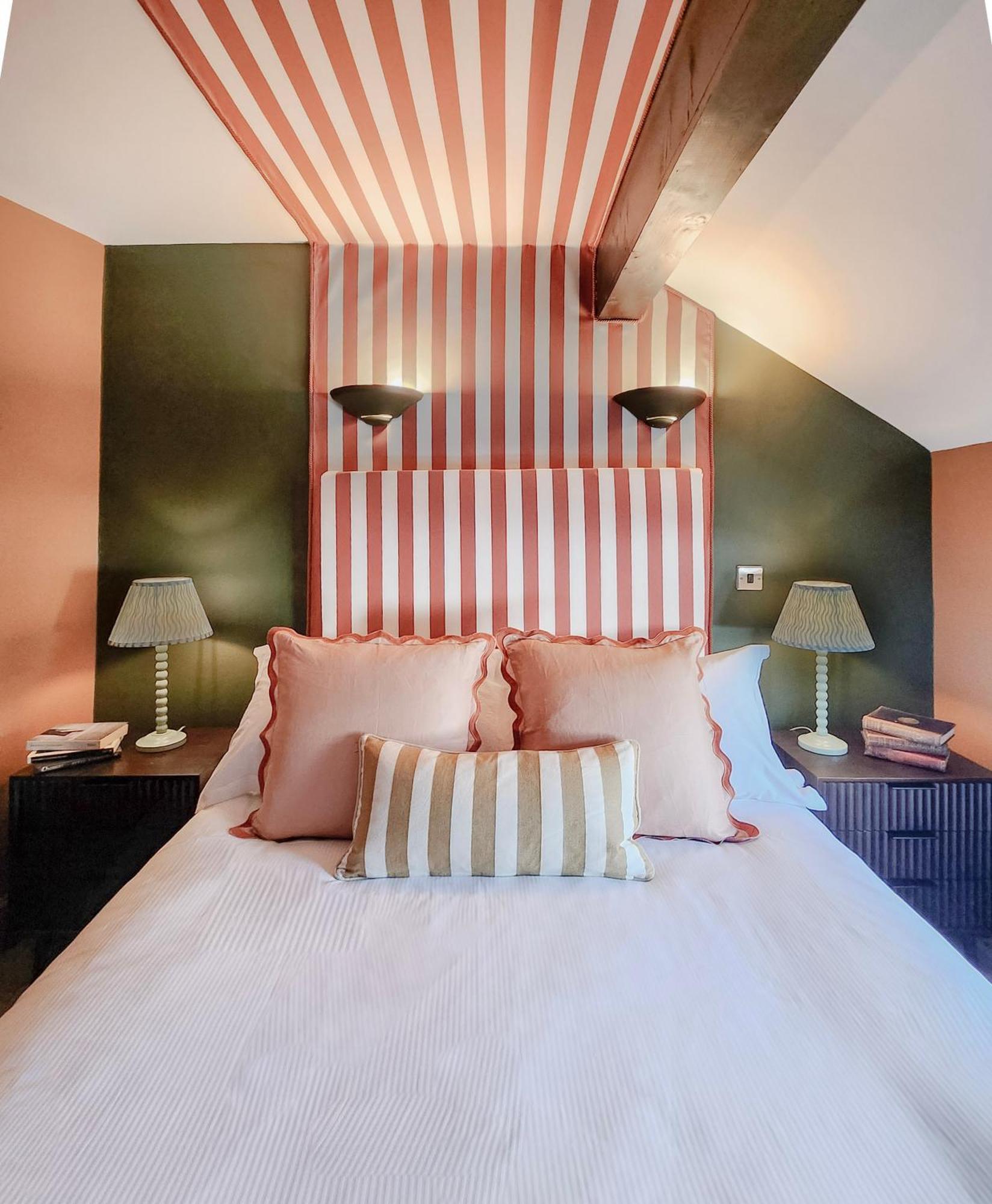 The Hare & Hounds Inn Bowland Bridge Extérieur photo